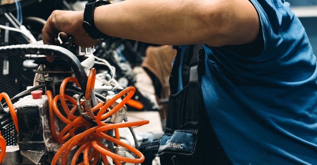 When to Seek Help from a Mobile Auto Electrician for Battery Issues
